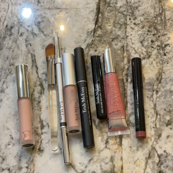 Trish McEvoy Makeup Planner with Silver and Black Accents - Picture 2 of 7
